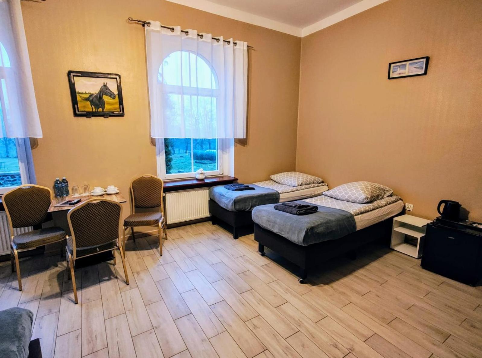 Palac Pod Bocianim Gniazdem Runowo  Exterior photo